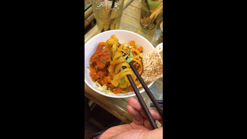 Út Còi - Mì Lạt Sườn