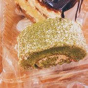 bánh cuộn matcha