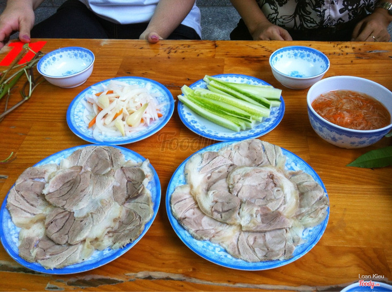 Thịt cuốn bánh tráng