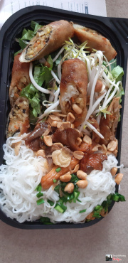 Bún chả giò