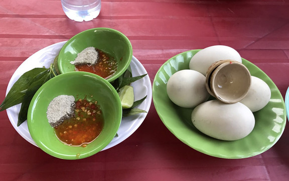 Hột Vịt Lộn Úp Mề