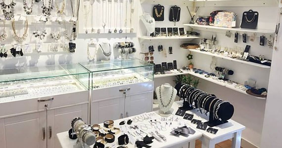 Fiona Accessories - Hoàng Cầu