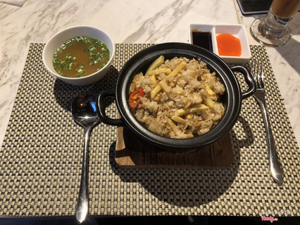 Cơm gà tay cầm