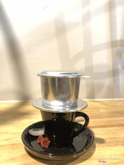 Cà phê đen/sữa nóng - 12.000đ/15.000đ