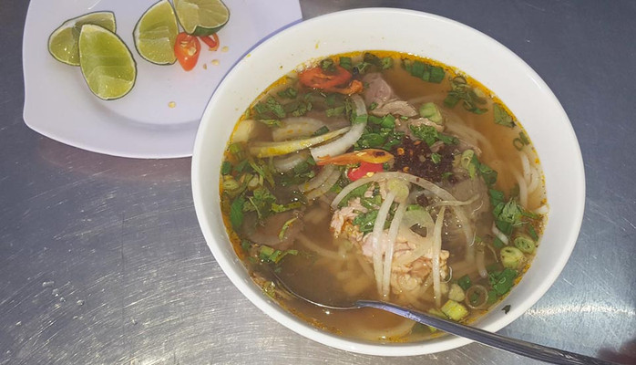 Cô Nhàn - Bún Bò Huế