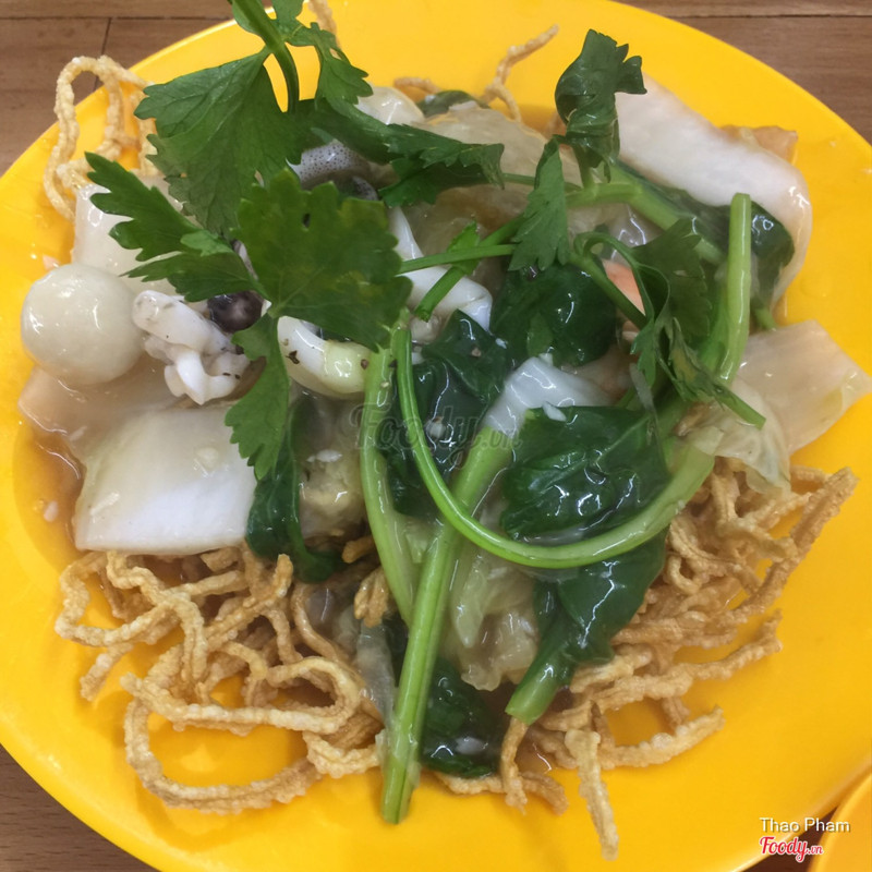 mì xào giòn hải sản