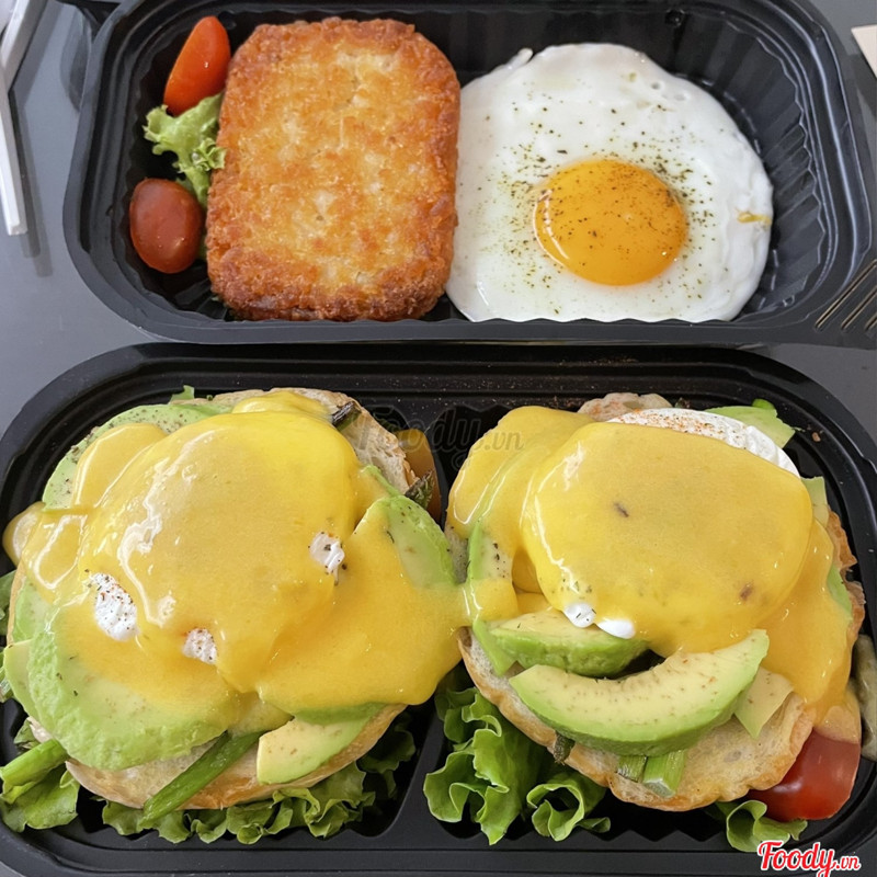 Vegetarian Benedict, hashbrowns, and sunny-side egg.