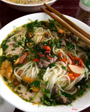 Bún ốc đồng + bò hầm + bò tái + mọc + dò