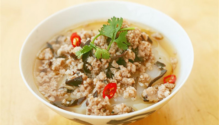 Bánh Đúc Nóng & Cút Lộn