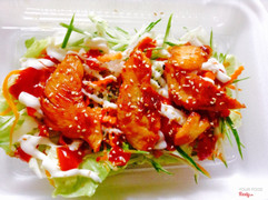 Salad gà áp chảo