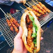 Bánh mì thịt xiên nướng 20k