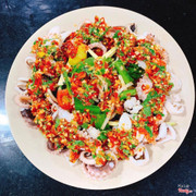 Bạch tuộc hấp muối ( 80k )