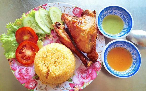 Cơm Gà Xối Mỡ - Đường D5