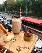 Mousse chocolate , mousse dừa và sinh tố chuối bơ lạc