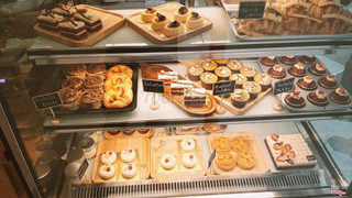 tủ bánh lạnh siêu hấp dẫn.