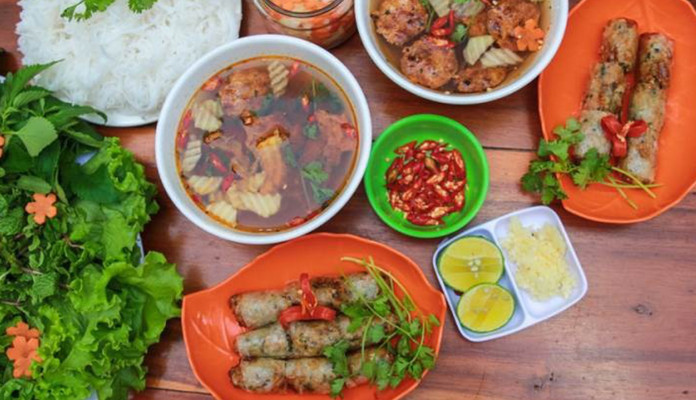 Quán Bún Chả Hùng 83