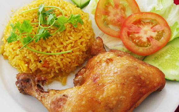 Cơm Gà Xối Mỡ Sáng Ký - Đường D2