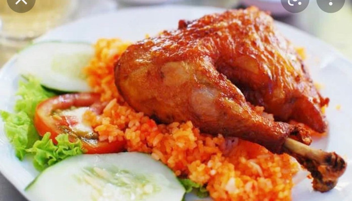 Tùng Còi - Cơm Gà Sườn, Bún Riêu Cua & Bánh Đa Cá