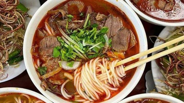 Bún Bò Huế Bến Ngự - Hà Trì