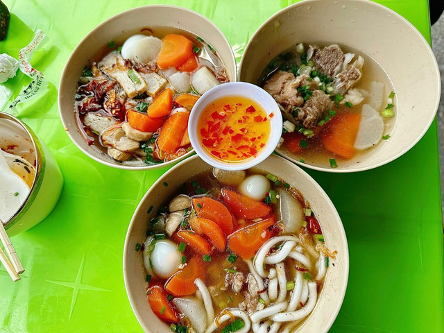 Bánh Canh Cứu Đói - Lê Quý Đôn