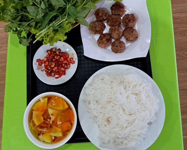 Quán Chè Nhớ 24 - Bún Chả Hà Nội & Chè - Khu TDC Tân Biên