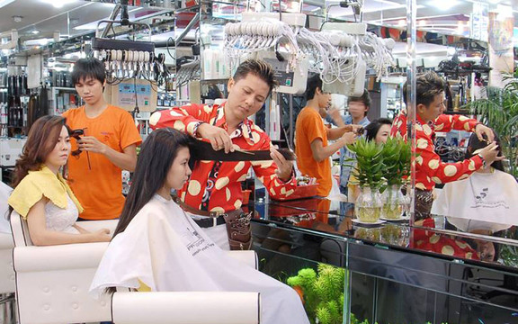 Viện Uốn Tóc Quang