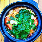 Lẩu mì thái chua cay 