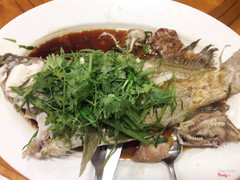 "Cá bống mú hấp"