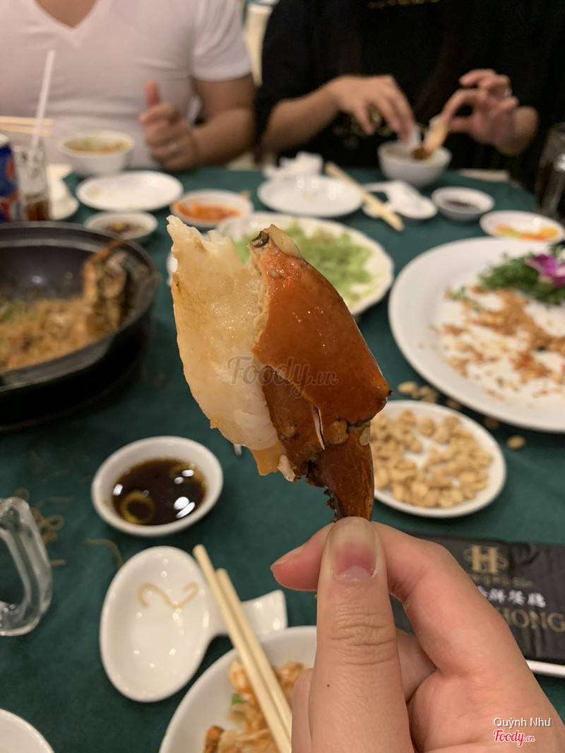 nguyên cái càng cua trong miến luôn :))