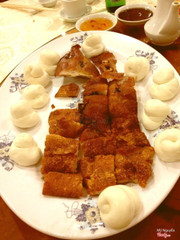 Heo sữa quay bánh bao