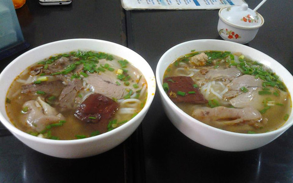 Bún Bò Huế - Chùa Láng