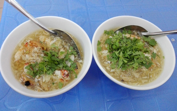 Chị Bảy - Súp Cua & Chè Mè Đen