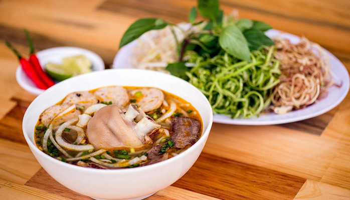 Bún Bò Huế Vang