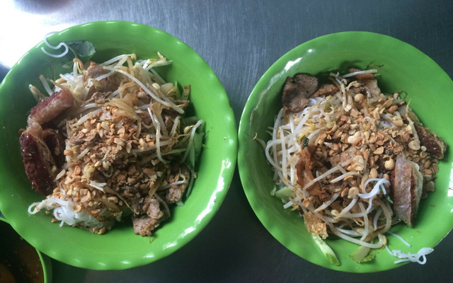 Hủ Tiếu Mì & Bún Thịt Xào