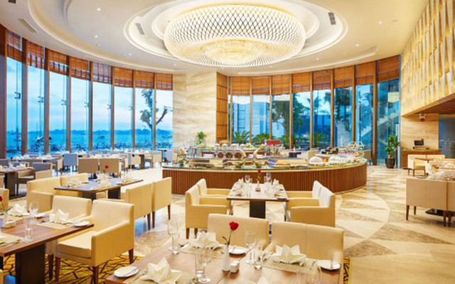 Blue Bay Restaurant - Wyndham Legend Halong