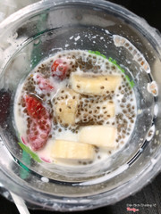 Yogurt Trái cây hạt chia