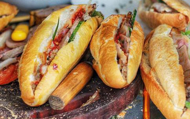 Bánh Mì Cây Xăng 2