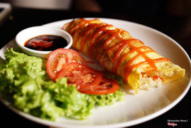 Cơm chiên trứng cuộn 