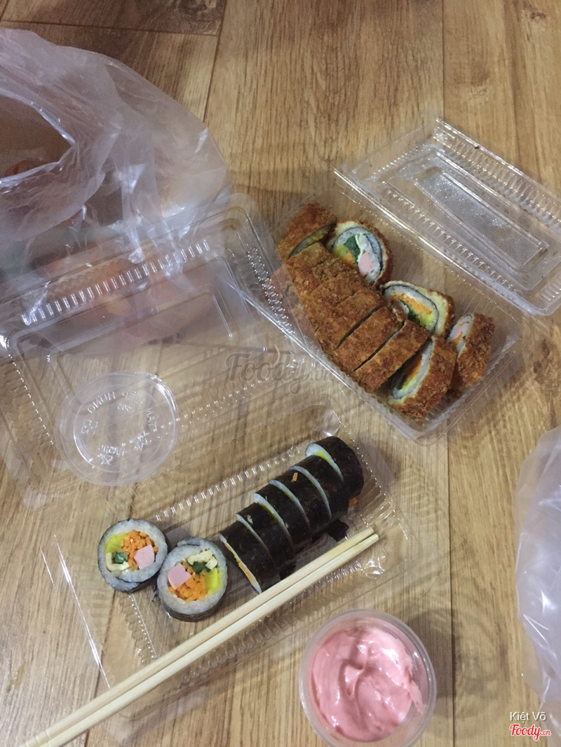 Gimbap thường + gimbap chiên