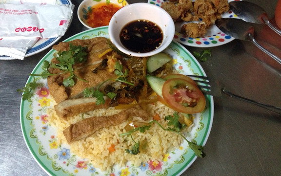 Cơm Gà Xóm Chiếu