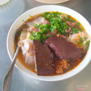 Phở bánh ướt bò huyết