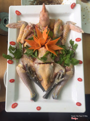 E chờ anh đây, gà nướng tại bàn