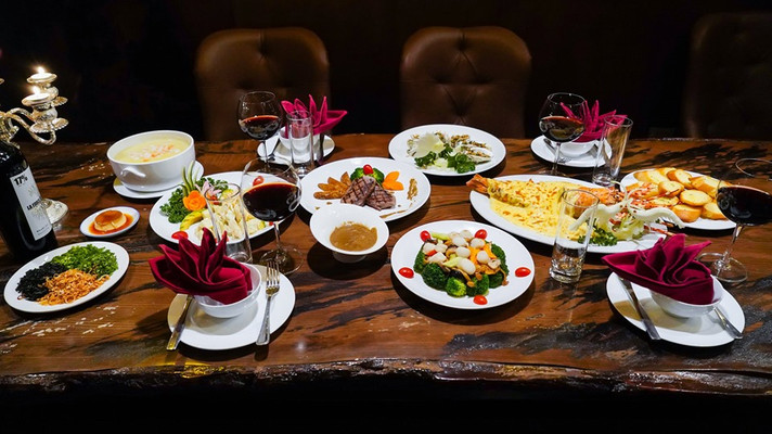 Đông Môn Bistro - Seafood Restaurant