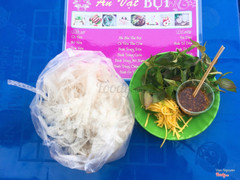 Bánh tráng chấm sốt