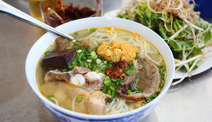 Bún Bò Cẩm Tú