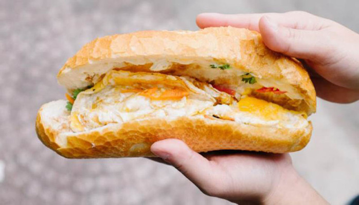 Tiệm Bánh Mì Ly Ly