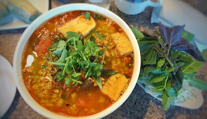 Bún Riêu & Cháo Lòng Mắt Heo - Nguyễn Văn Linh