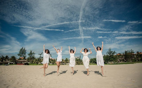 Việt Hoàng Trần Studio