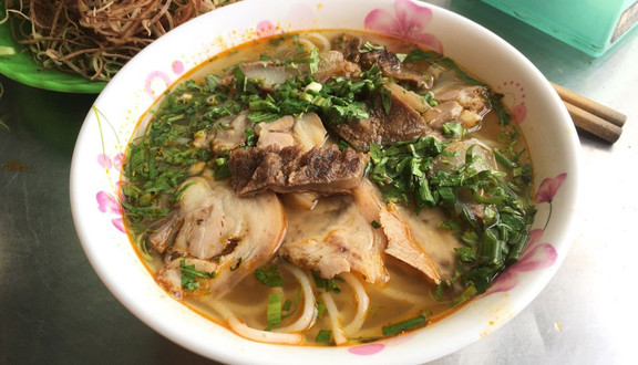 Cô Vương - Bún Sườn Bò