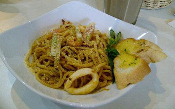 Mangkok Putih - The Noodle Bar - Terace Ground Wisma Metropokitan II